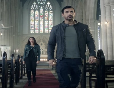 Fall in love all over again with this new song ‘Koi Ishaara’ from Force 2