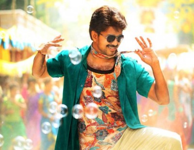 Vijay’s another action-drama filled film 'Bairaava' : Teaser released!