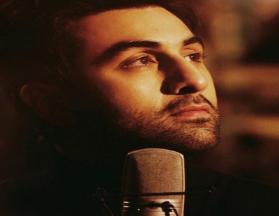 “Ae Dil Hai Mushkil” title track is out to make you experience the pain of unrequited love