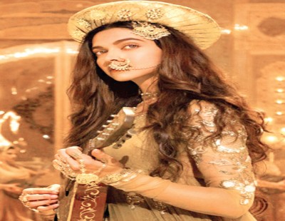 Choreographer Saroj Khan admires Deepika Padukone’s dancing style in ‘Bajirao Mastani’.