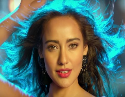 Put on your dancing shoes to groove in to this new Punjabi folk number from ‘Tum Bin 2’