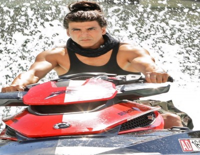 Akshay Kumar in a never before seen avatar for “Dishoom”